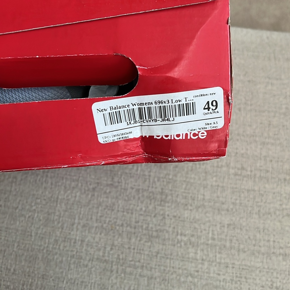 NWT New Balance Women’s v3 696 Tennis Shoes - Picture 7 of 9
